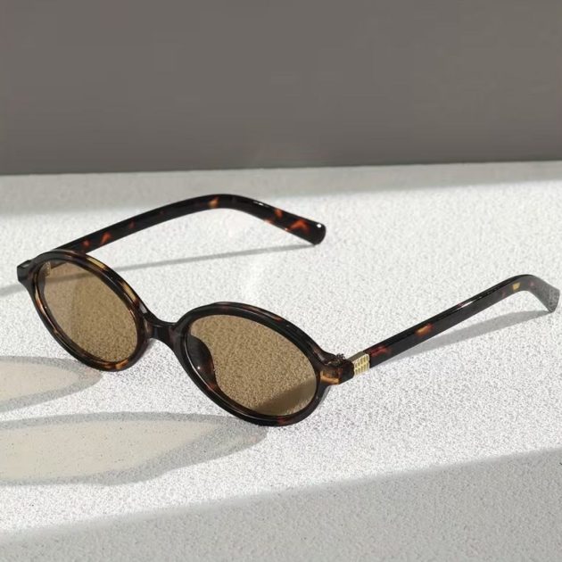 Lunettes Miu Miu mode rétro ovales pour femmes - tendence 2026 🏖🏖
