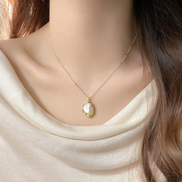 Saltwater Pearl Necklace with gold beaded chain